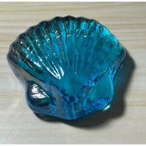 Vintage Turquoise Blue Iridescent Art Glass Seashell Paperweight